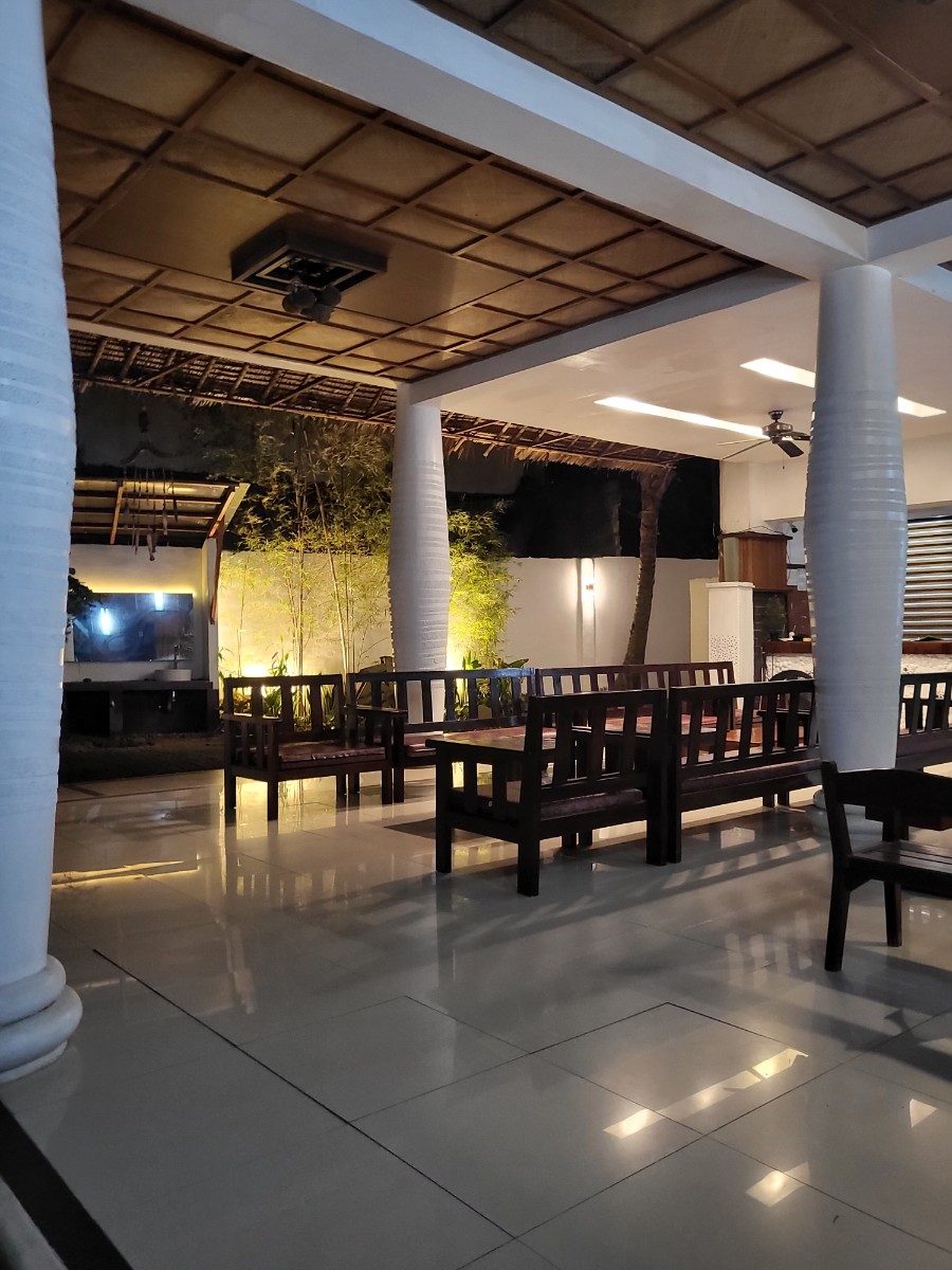 A Spa Боракай – lounge night